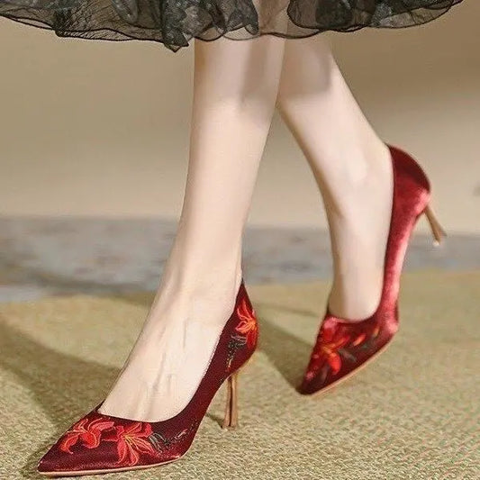 Spring new French pointed high heels women's work shoes thin heels shallow mouth fashion temperament single shoes women